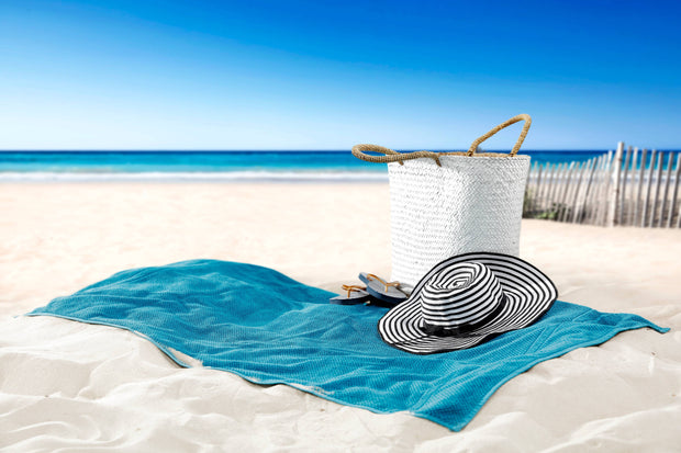 <h3>The Holiday Shop</h3>